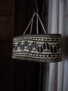 Ngā Pae Maunga (Mountain Range - black and natural)