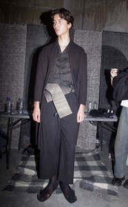 Charcoal hand -woven long coat with collar