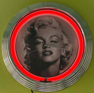 Nostalgia Clocks: Marilyn Monroe Neon Clock - NENC-33