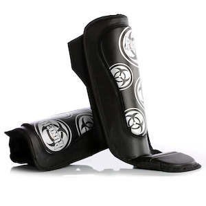 Protective Equipment: SHIN PADS - Club Fitness MMA - BLACK