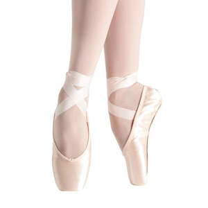 Pointe: Bloch Hannah Pointe Shoe S0109
