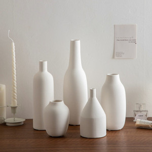 Ceramic White Brushed Vase Puredeco