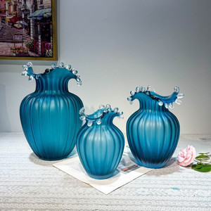Products: Ocean Crest Vase Puredeco