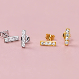 Jewellery: Nora Bar Studs