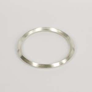 DA20: Square profile bangle