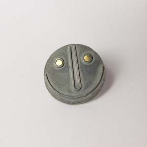 FS288: Harikoa brooch