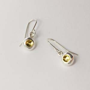 Lucia Araoz: LA119: Concave drop earrings