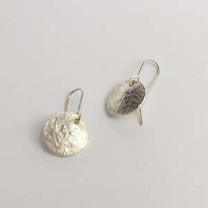 Lucia Araoz: LA82: Textured disc earrings