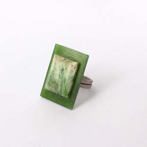 NA184: Light and dark pounamu ring