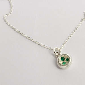 RMO61: Rock pool emerald pendant
