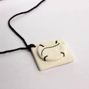 Necklaces: JO11: Follow the line