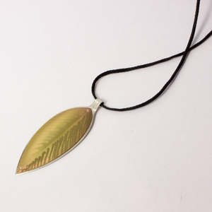 RB151: Pohutukawa leaf pendant on cord - gold