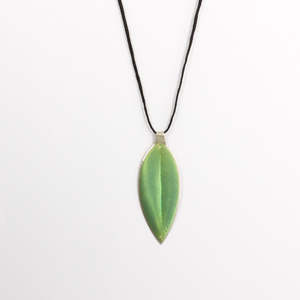 Necklaces: RB150: Pohutukawa leaf pendant on cord - green