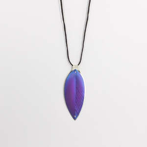 RB179: Pohutukawa leaf pendant on cord