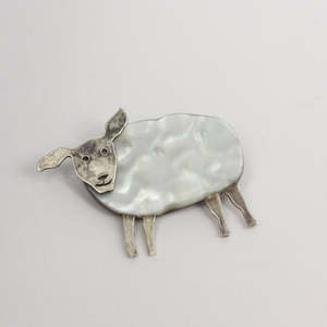 Brooches: DH286: Sheep brooch