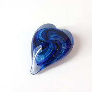 Gifts Under 200: JCU437: Heart paperweight