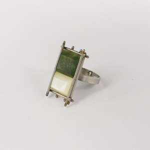 NA192: Mother of pearl and pounamu ring