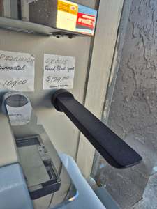 Bath Spouts: Round Base Black Bath/Basin Spout