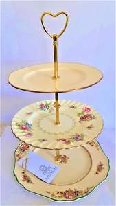 Cake Stands: Elizabeth Cake Stand