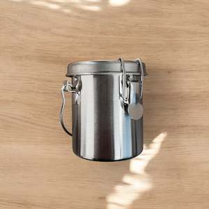 Studio: Small steel brush washer with sealing lid