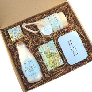 Products: Anoint Lemongrass Luxury Gift Set The Flower