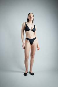 Under 150: Easy Swim Top - Black (Ready-to-Ship)