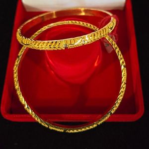22ct Gold set of 2 Bangles - GJBN016