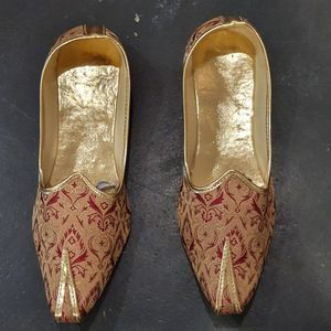 Menswear: MM010-Beige/Maroon Mojri