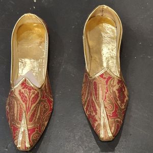 Menswear: MM014-Men's Mojri shoes in Red/Brown