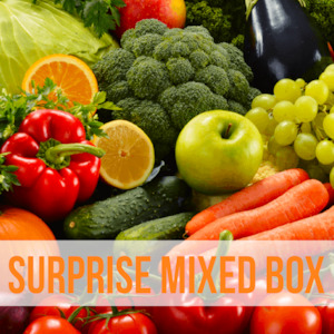 Fruits Vegetables: A SURPRISE ORGANIC MIXED FRUIT & VEGE BOX
