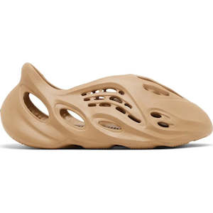Yeezy: Adidas Yeezy Foam Runner - Clay Taupe