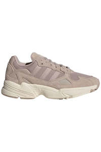 Yeezy: Adidas Falcon Wonder Taupe