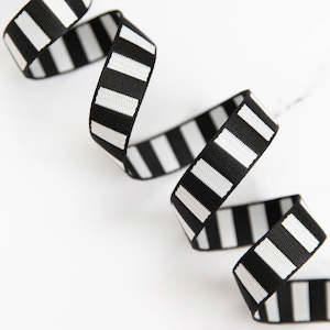 1 inch: Bold Stripe Webbing 1” Black & White