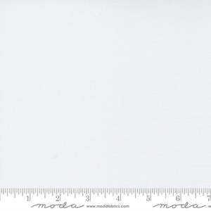 Super White 9900 436 -  Bella Solid by MODA
