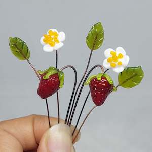 Glass Art - Wild Strawberry "Specialised" Bouquet
