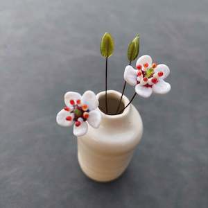 New Season Styles: NEW!! Glass Art - Native Flora: Small White Manuka Bouquet
