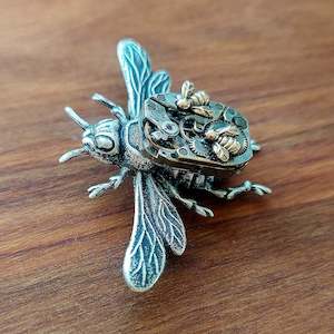 NEW!! Large Honeybee Timepiece Brooch