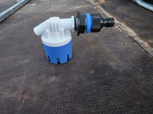 WATER TROUGH or RAIN BARREL FLOAT VALVE, SMALL, COMPACT, WITH HOSE CONNECTOR - R&hellip;