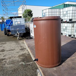 WATER BUTT RAIN BARREL DRUM CLOSED TOP. BROWN 220 LITRE FOOD GRADE. WITH TAP - R&hellip;