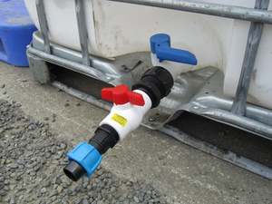 NW50 IBC ADAPTOR CAP WITH PVC 32mm BALL VALVE + 32MM HOSE CONNECTOR - RainHarves&hellip;