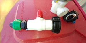 Products: NW50/S60x6 IBC CAP WITH PVC 25mm BALL VALVE & 25MM HOSE CONNECTOR - RainHarvest and Services