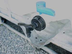 Products: BSP50mm IBC ADAPTOR WITH WATER BUTT TAP - RainHarvest and Services