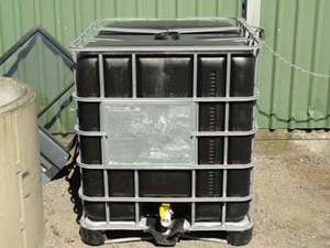IBC WATER TANK. 1000L CAGED. RARE. BLACK. CLEAN. FOR GARDEN WATER ETC NO STOCK -&hellip;