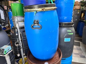 100 LITRE BLUE PLASTIC DRUM. SEALED LID WITH STEEL CLAMP. FOOD GRADE. - RainHarv&hellip;