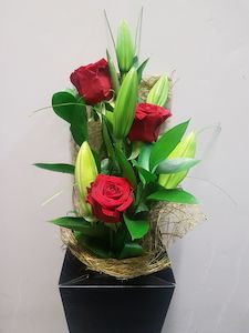Assorted Rose Bloom (3 assorted roses)