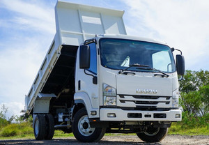 Products: Isuzu 16T Tipper Truck RangitikeiHireCentre