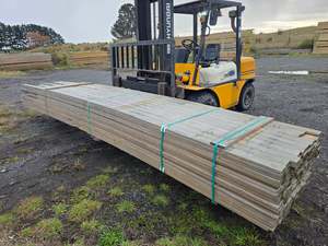 Decking 1: 90x19 Merch Grade Decking Griptread 1122LM (Dated Stock)