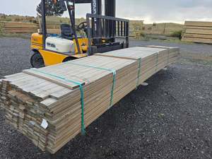 90x19 Merch Grade Decking Griptread 1100LM (Dated Stock)