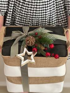 Christmas 1: Christmas Mystery Box - Extravagance