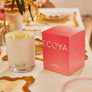 Ecoya: 830G GUAVA & LYCHEE DELUXE MADISON CANDLE